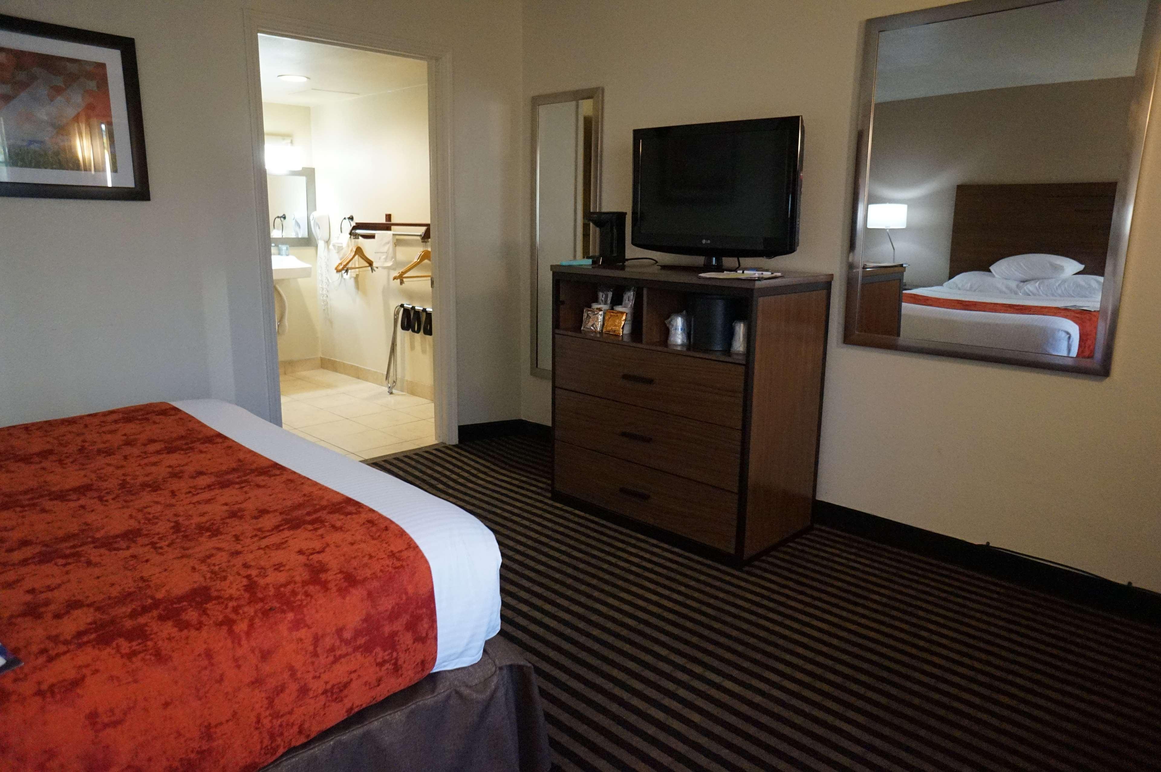 Best Western Town House Lodge Модесто Экстерьер фото